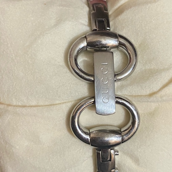 Beautiful Gucci Watch with diamonds AUTHENTIC main image 5